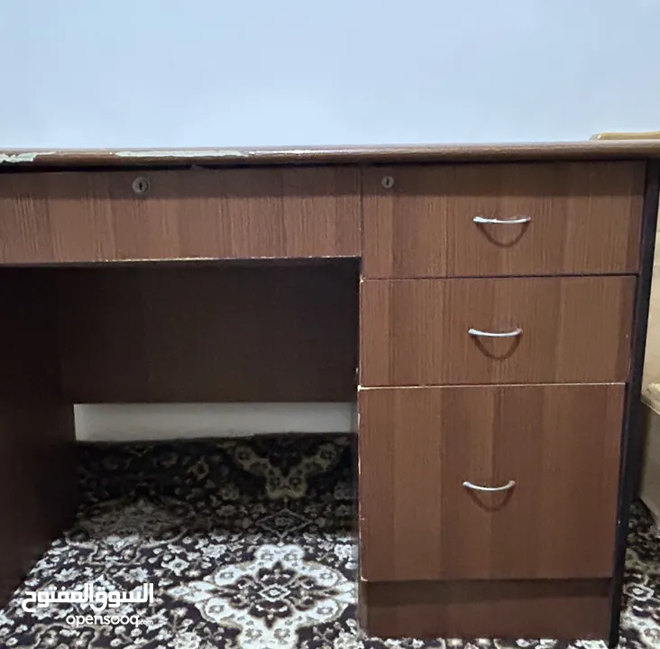 مكتب وكرسي دراسي