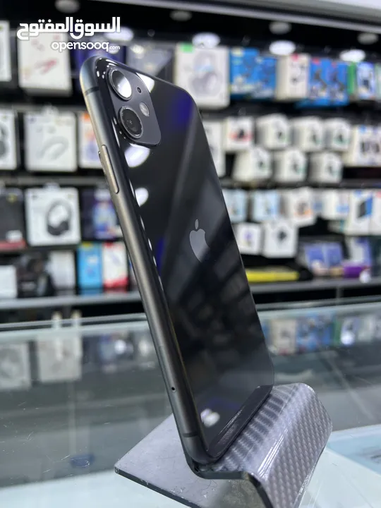 iPhone 11 (64 GB) ايفون 11 مستعمل  بحالة ممتازة / مغير بطارية اصلية بشركة ايفون  نسبة بطارية 100٪؜