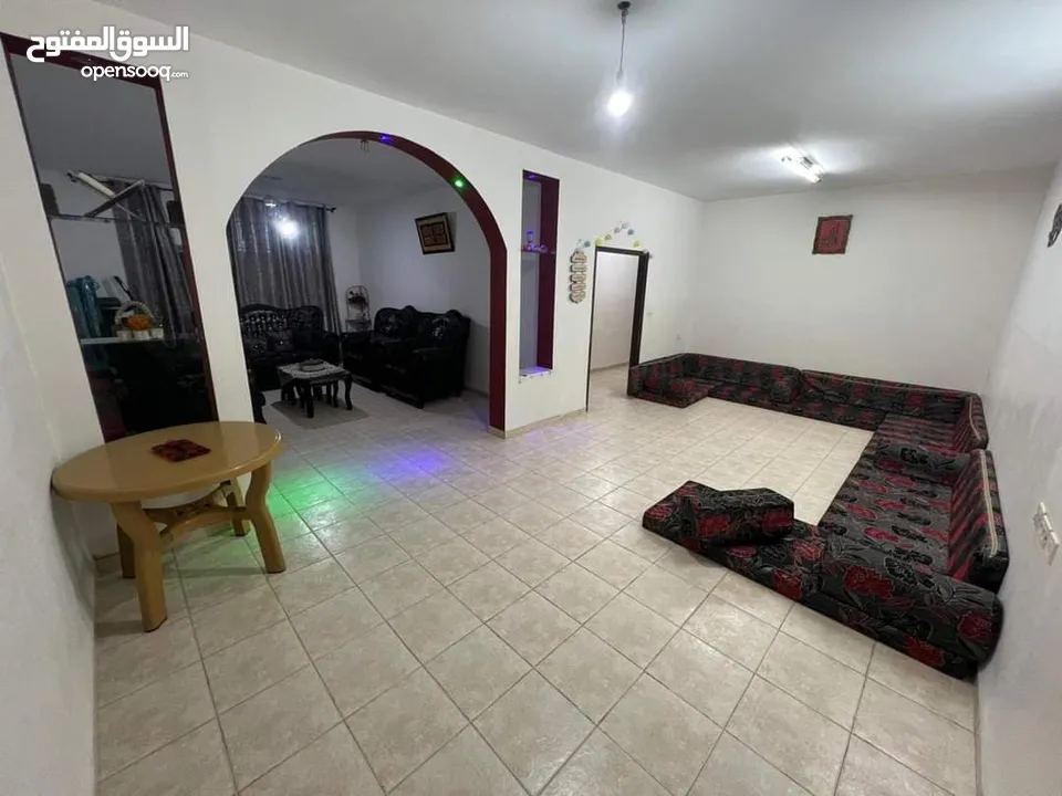 شقة للبيع طابق ثاني