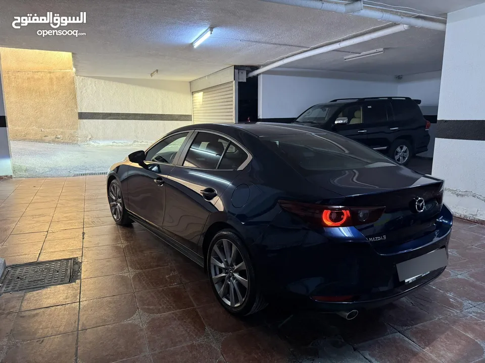 Mazda 3 2023 وكاله شبه زيرو 7 جيد، اعلى صنف بالوكاله فل الفل، ترخيص سنه وتأمين شامل ممشى قليل مكفول