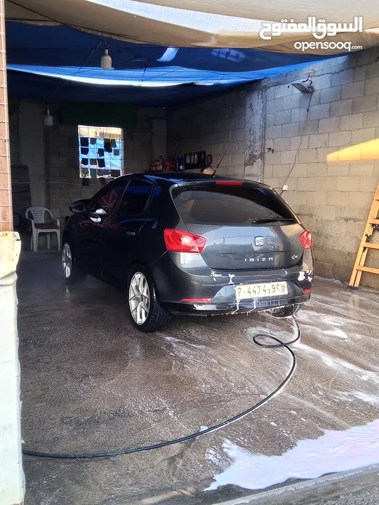 سيارة ممتازة خالية من الحوادث والضربات القوية