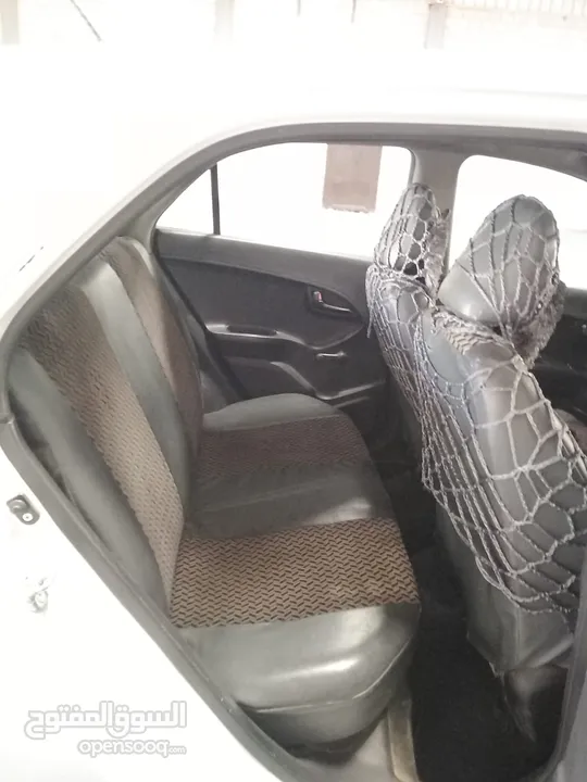 سيارة صالون كيا بيانتو 2014