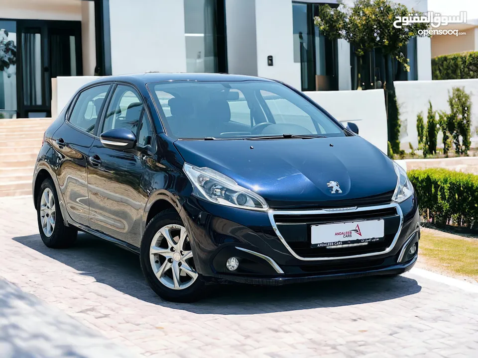 AED 340 PM  PEUGEOT 208 2019  GCC SPECS   HATCHBACK  MINT CONDITION   0% DOWNPAYMENT