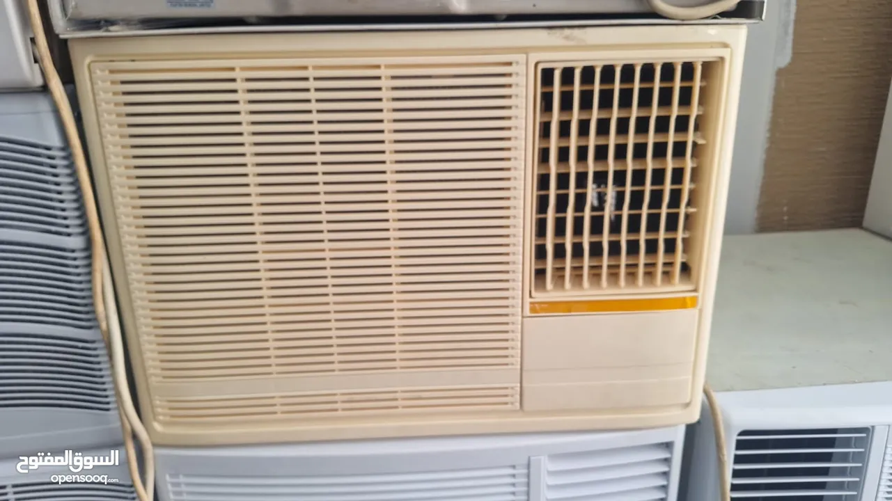 window type air conditioner in good condition with reasonable price