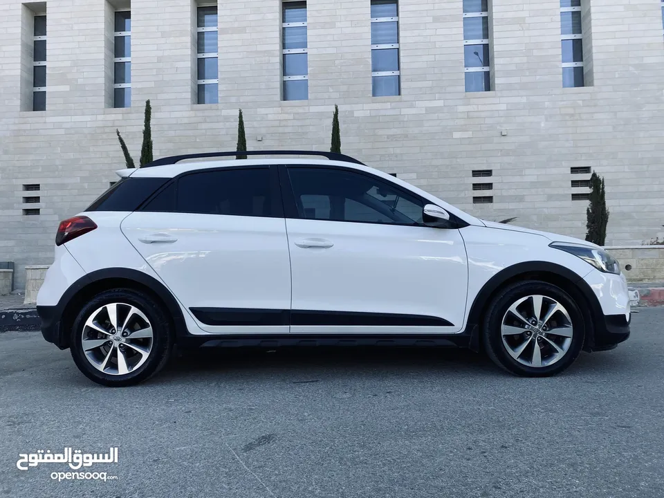 هيونداي i20 آكتف .. محرك 1400 بنزين .. ميني جيب مميز وبحالة الشركة ..