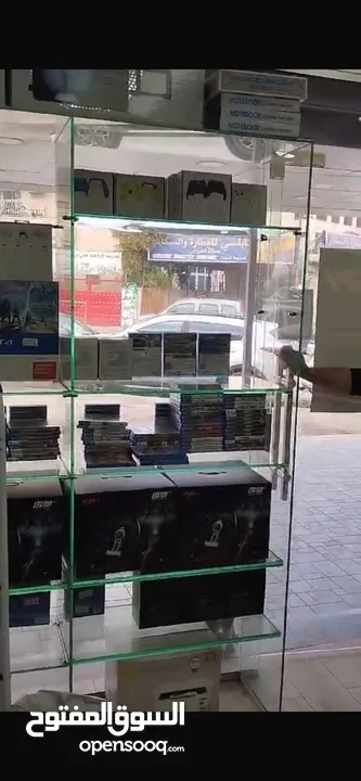 اثاث كامل لمحل اكسسوارات ومستلزمات اجهزة الحاسوب ، رفوف وخزائن وتعليق ، ورفوف سوكوريت
