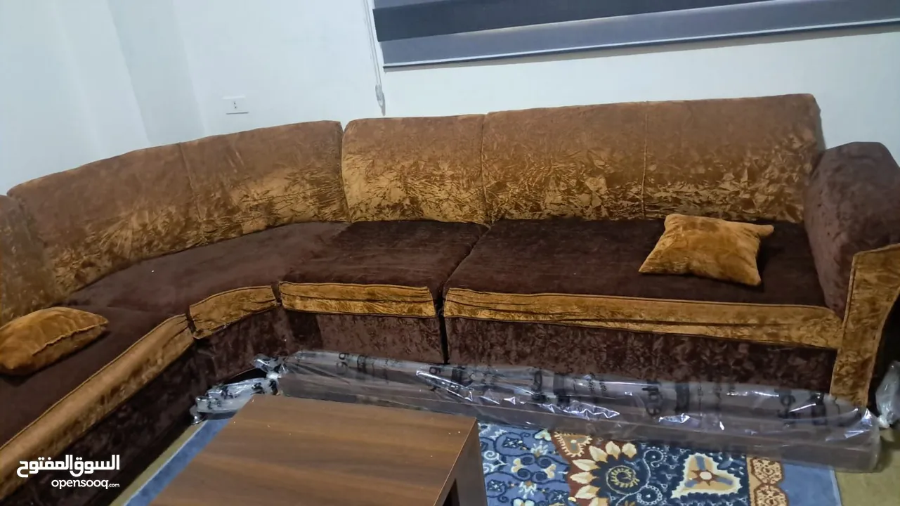 طقم كورنر 10 مقاعد بحالة جيدة جداً للبيع