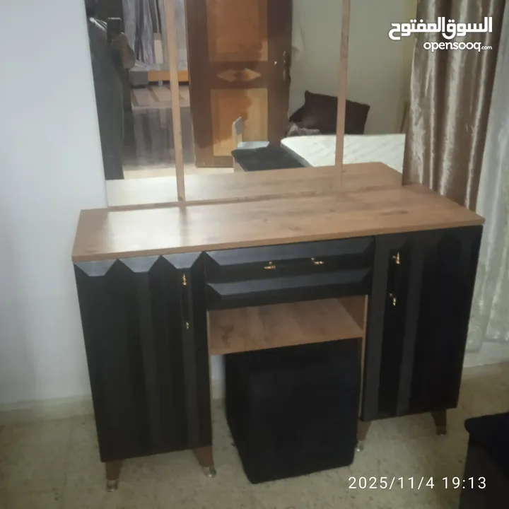 غرفة نوم خشب سندوش تركي بحالة ممتازة استعمل بسيط جدا بسعر مغري جدا المعني الاتصال