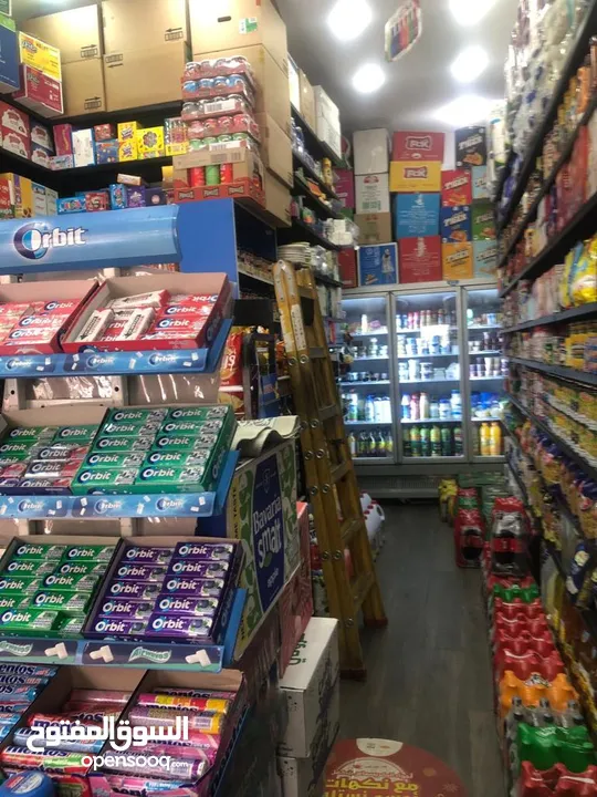 سوبر ماركت للبيع بسبب السفر