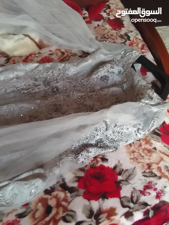 فستان سهرة فضي سكني حريم السلطان