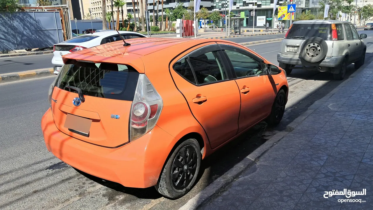 سيارة بريوس سي 2012 - Prius C  بحالة ممتازة 4 جيد
