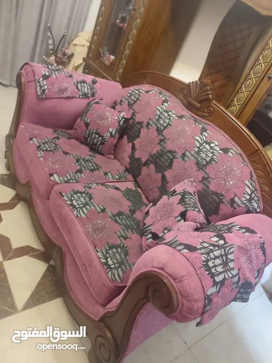 طقم كنب ضيوف كامل بحاله جديده