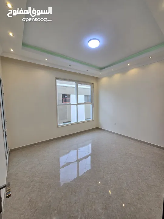 شقة #فندقية ثلاث غرف وصالة في #عجمان   اول ساكن للايجار السنوي في #الروضة 3 شهر فري وباركن فري