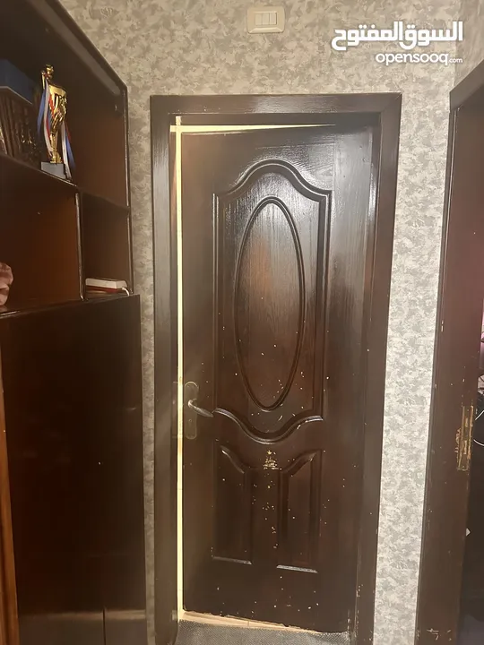 أبواب خشب مستعملات للبيع