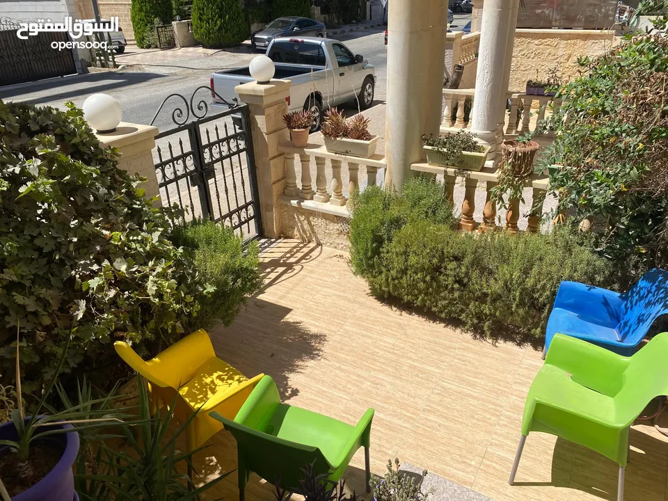 شقة مميزة للبيع في البنيات - طابق أرضي