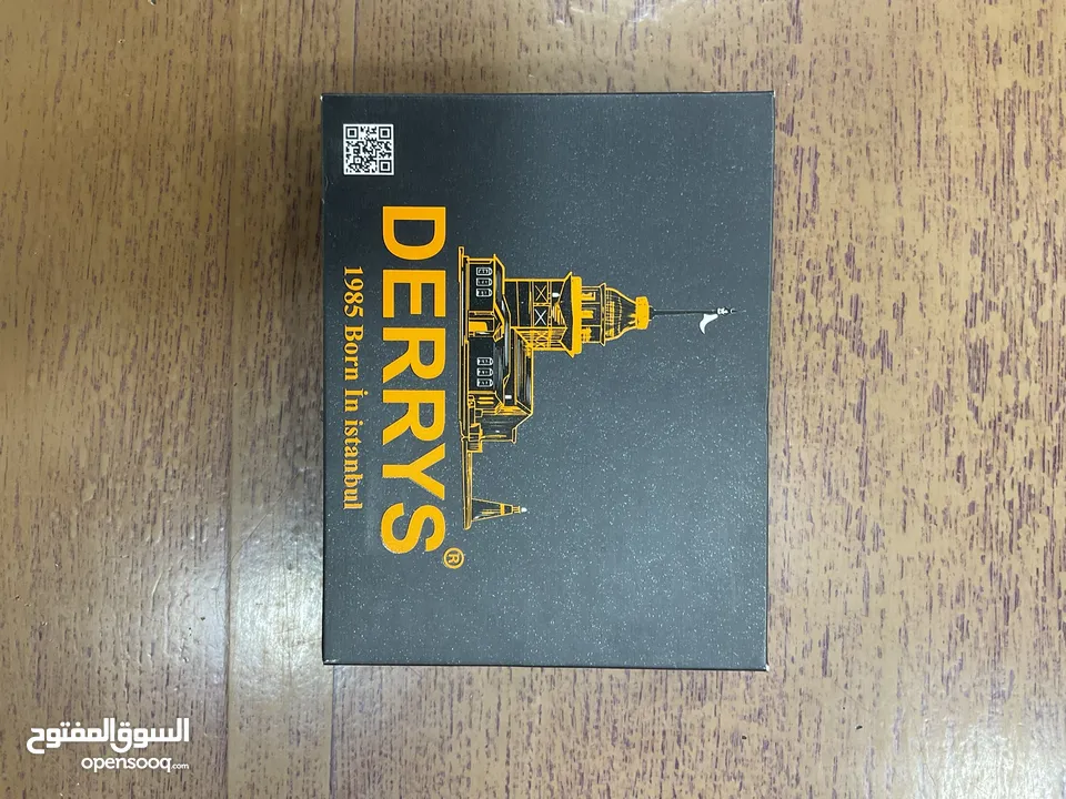 موظفة رجاليه فاحمه تليق بالرجال وجلد طبيعي