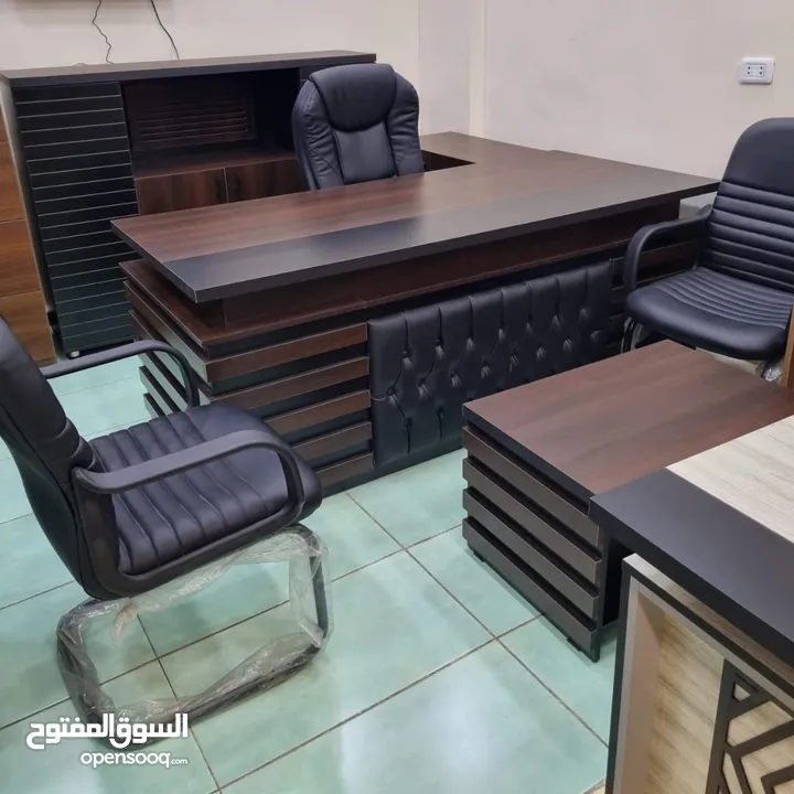 مكتب مميز قياس مترين +جانبية وادراج وطاولة توصيل مجاني داخل عمان والزرقاء