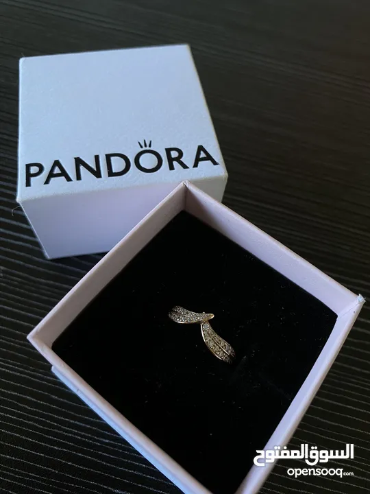 pandora rose gold leaves 100% authentic size 6 LIMITED EDITION 100% original, not available in store
