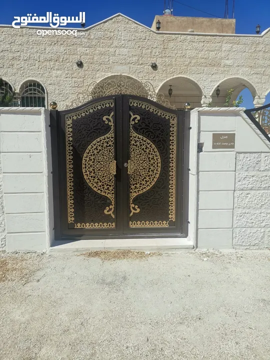 محدده الرحمن لتفصيل الحديد ابواب حمايات بوابات دربزين