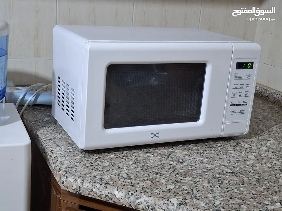 أجهزة كهربائية متنوعة بحالة ممتازة جدا للبيع بسبب السفر