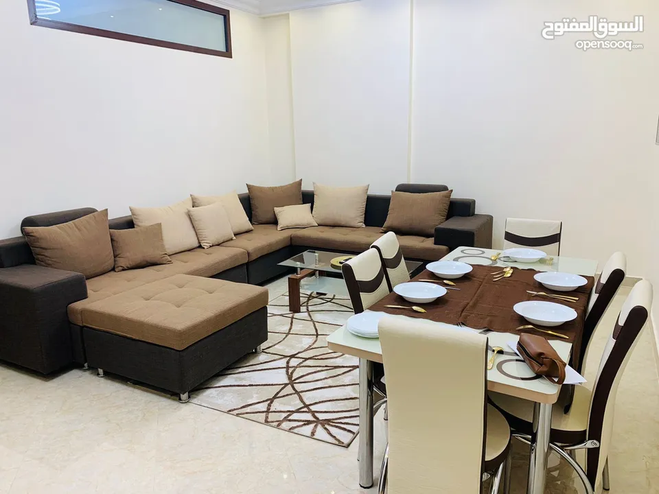 ثلاث غرف وصالة VIP مفروشة بالكامل للايجار الشهري في عجمان منطقة الروضة