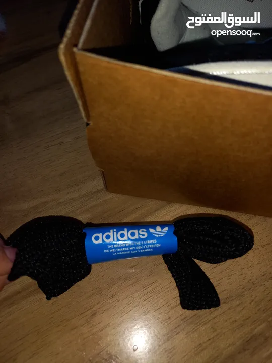 adidas campus جديد يتانمي نمرة 42 سبب  البيع كبير