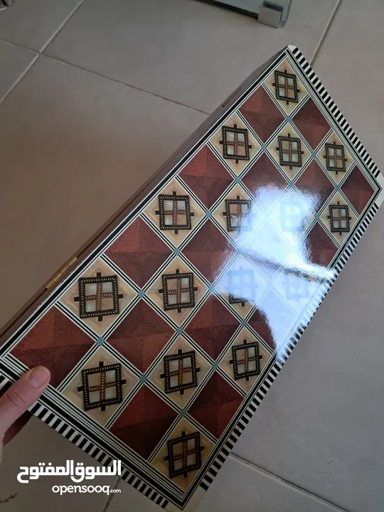 طاوله نرد برسمه جميله ومريحه بألوان زاهيه  سعر خرافي