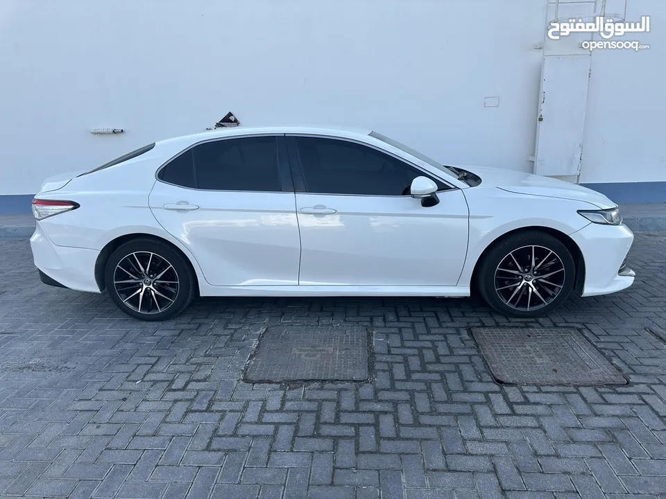 Toyota Camry 2019 LE Hybrid  Car is neat and clean no accidents at all.. All services done New tyres