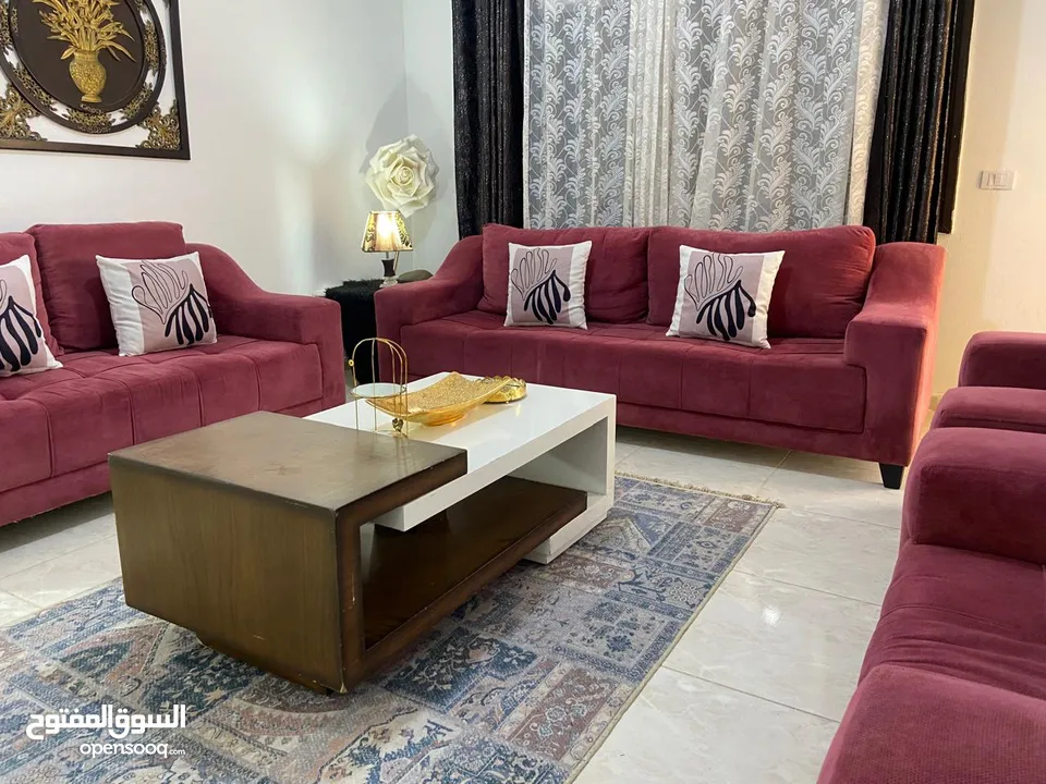 أطقم كنب وكورنرات خشب سويد ثقيل جدا اسفنج دانلوب والضهر هولو طبي الارضيات كوشوك متينه