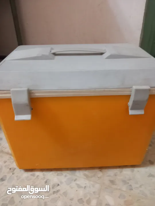 صندوق حراري لتخزين الطعام (ثلاجة متنقلة )