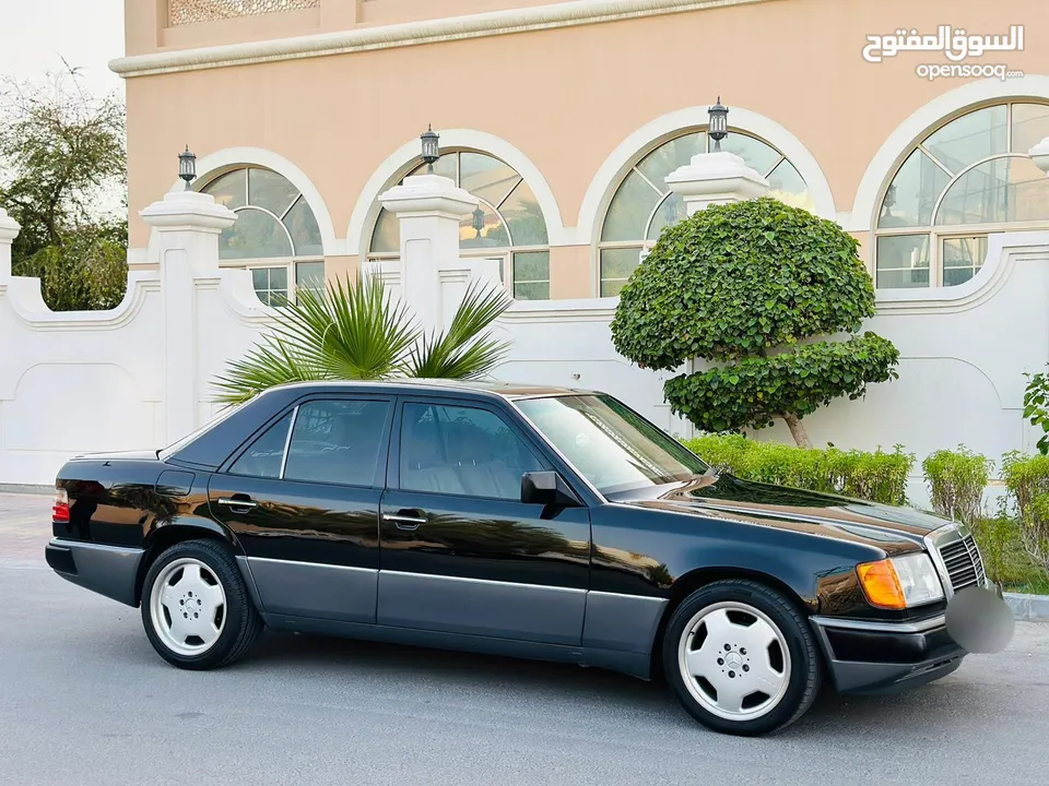 Mercedes Benz E200 Classic Edition  Year-1993.0ne year Passing & insurance till January-2026.