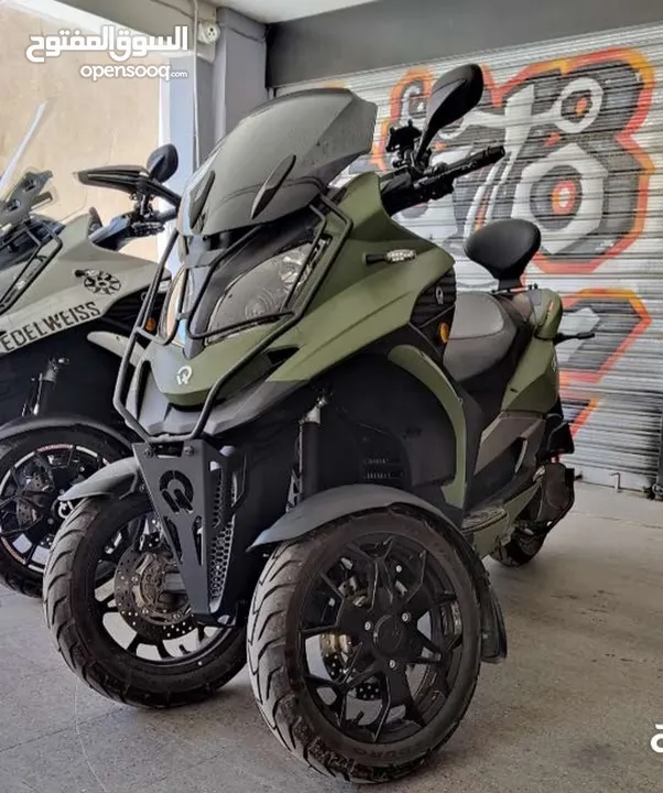 دراجة سكوتر كوادرو ثلاثية العجلات صناعة سويسرية محرك 350cc موديل 2019