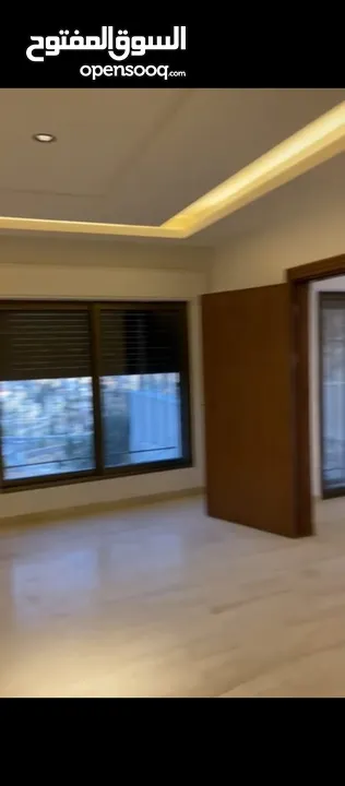 شقة سوبر ديلوكس - عبدون - 3نوم 1ماستر - 240م - تدفئة تحت البلاط - موقع مميز