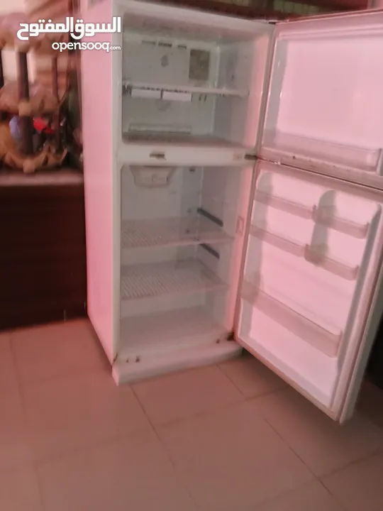 ثلاجه للبيع