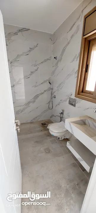 شقة 170 متر مع حديقة 140 متر بالقرب من وسط رام الله