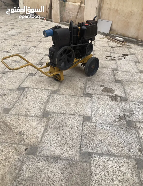 كمبريسر هواء ايطالي تعمل عالديزل