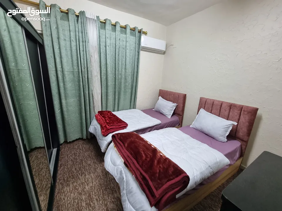 شقة مفروشة غرفتين للإيجار الشهري تبدأ من 350 دينار