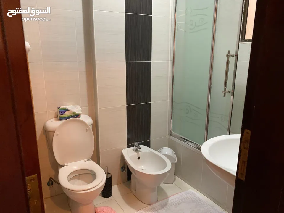 شقه مع روف من المالك مباشره بسعر مغري