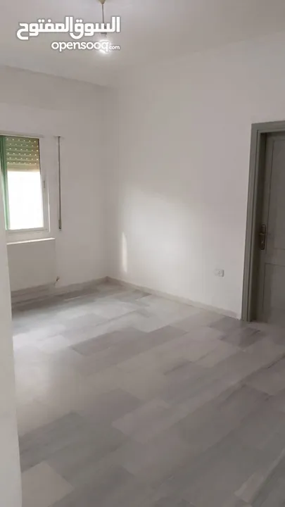 شقة للايجار بالقرب من مدارس الاتحاد