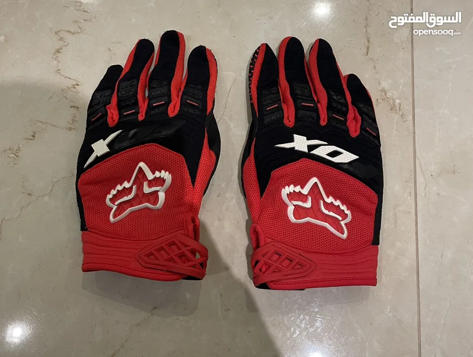 High quality fox gloves