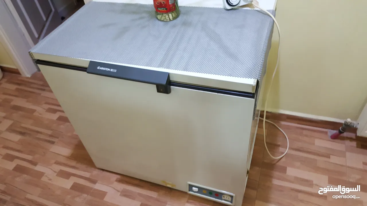 فريزر اريستون بطح للبيع بحاجة الى تصليح