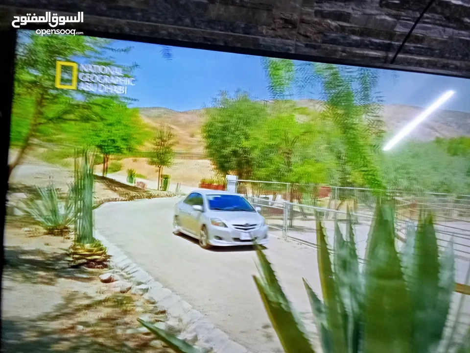 شاشه سامسونج فل hd استخدام بسيط جدا للبيع لا يوجد فيها اي نوع من المشاكل للبيع سامسونج