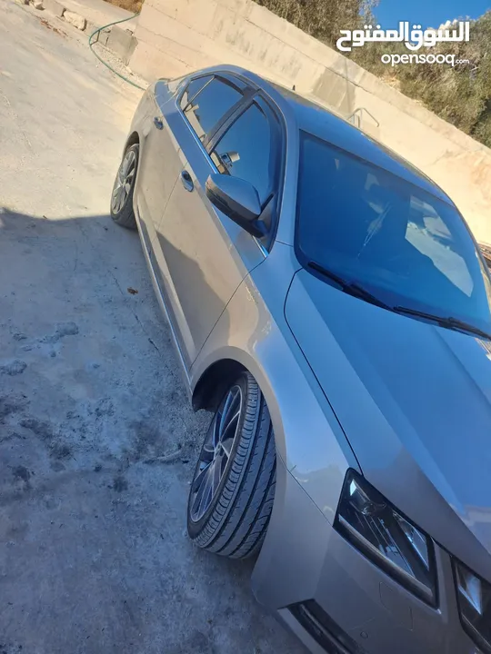 سكودا اوكتافيا  2017 ترخيص 2017 مطور 2000 ديزل  تماتك  لورين كلينتت