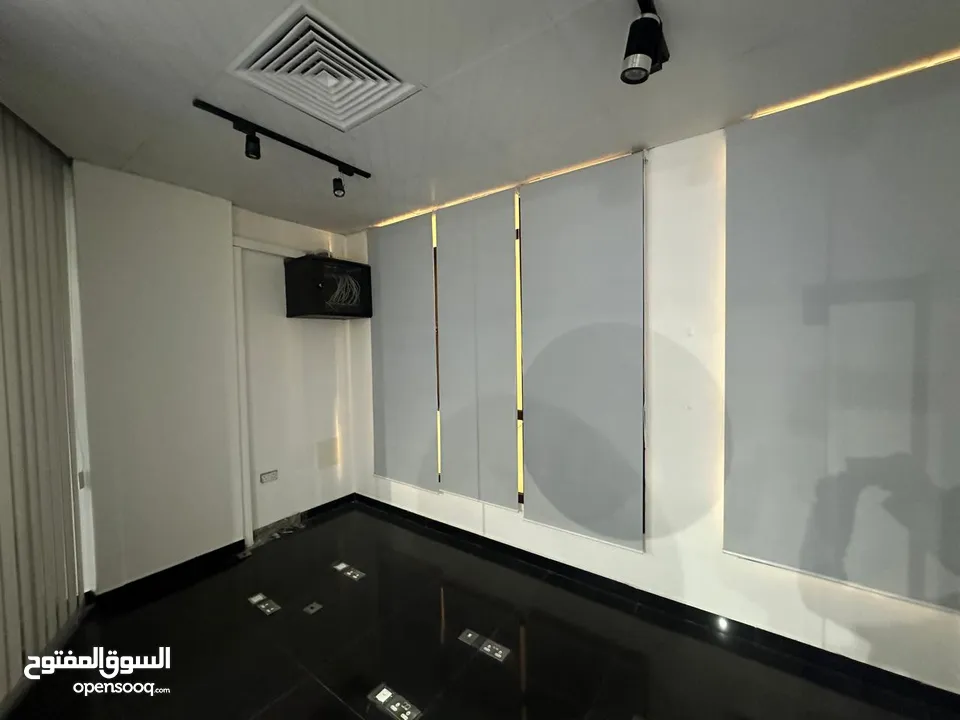 Offices for rent, Sky Tower Building, Al Khuwair (REF: MU062401KH)