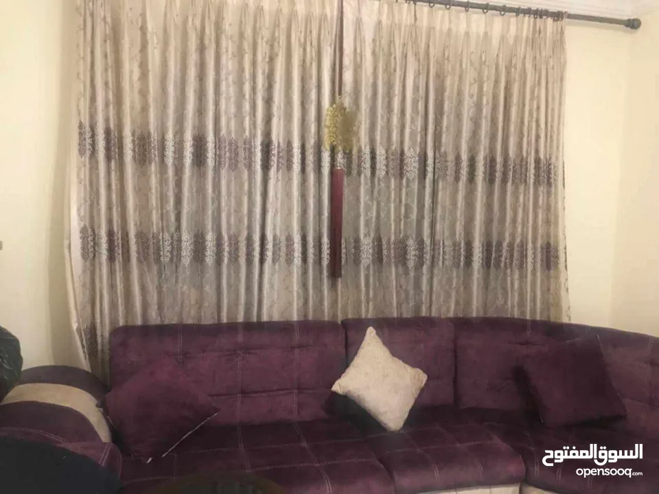 طقم ضيوف كورنر للبيع مع طاولات و برادي