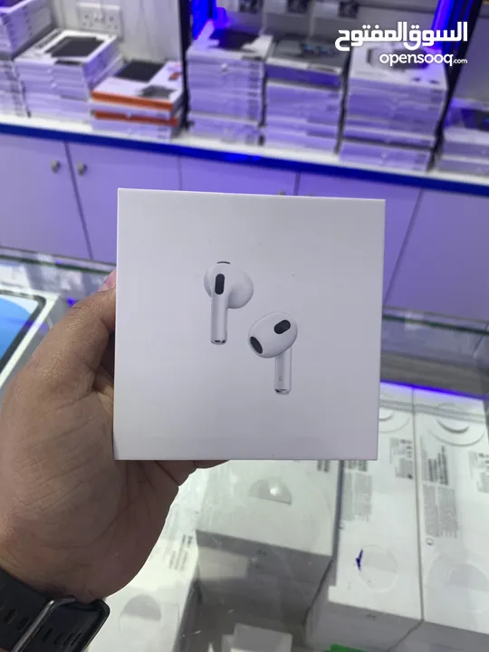 Apple AirPods 3 lightning