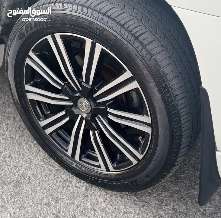 Toyota Land Cruiser 2016 Gx-r 5700CC V8 بحالة الوكالة الفحص: 7 جيد بدون ملاحظات