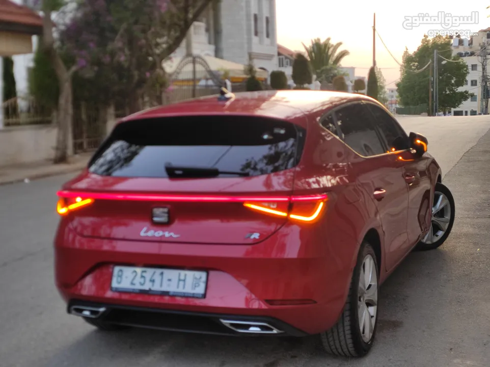 سيات ليون اف ار فل اضافات ماعدا الفتحة  محرك1500بنزين اتوماتيك