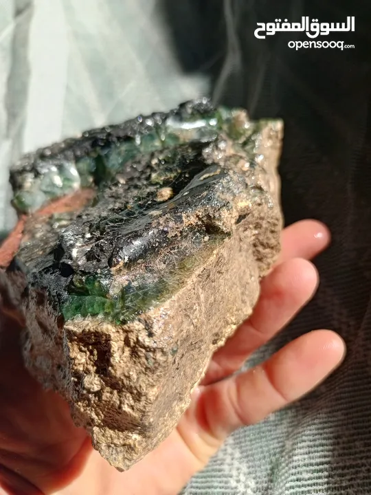 حجر زمرد خام