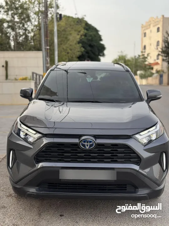 Toyota RAV4 XLE 2024